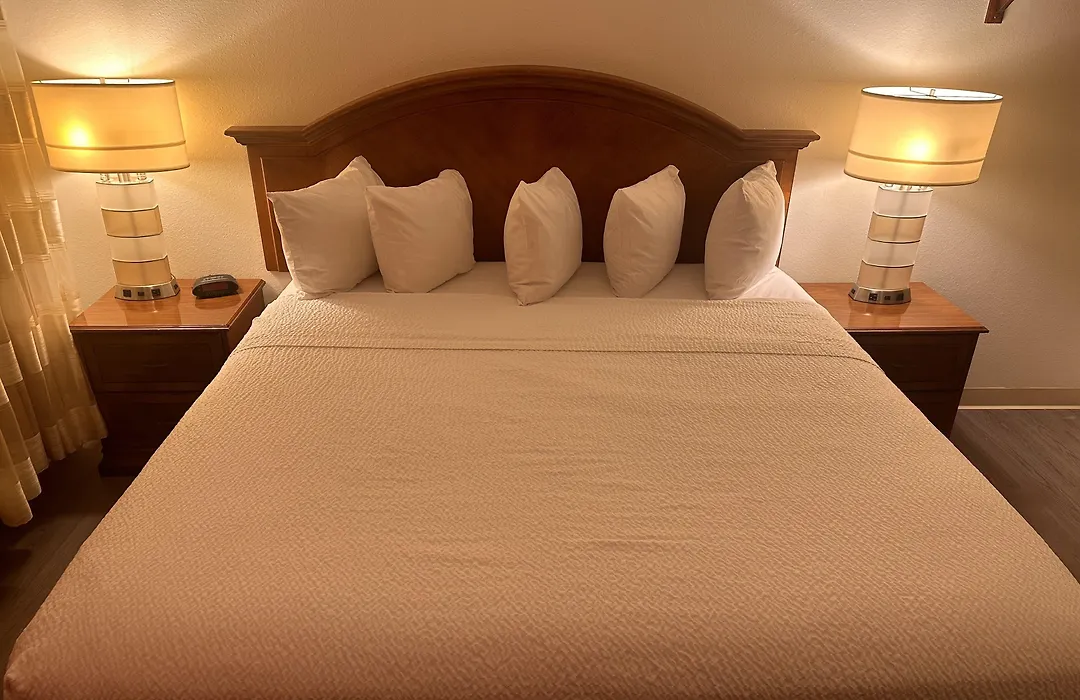 Ramada Downtown By Wyndham Anchorage-1